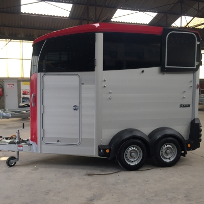 Van 2 places Ifor Williams HBX506 Confort Casier Sellerie